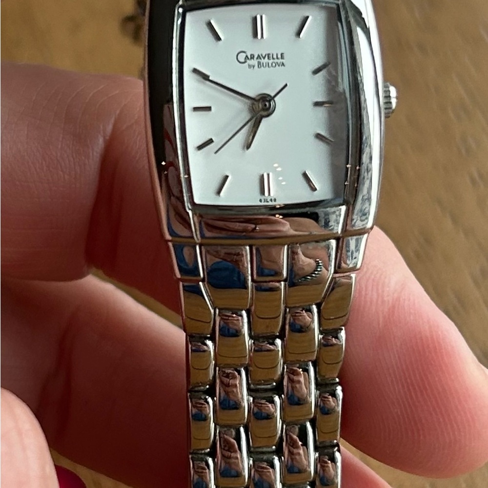 LADIES VINTAGE BULOVA CARAVELLE STAINLESS STEEL WRISTWATCH, size 6.5